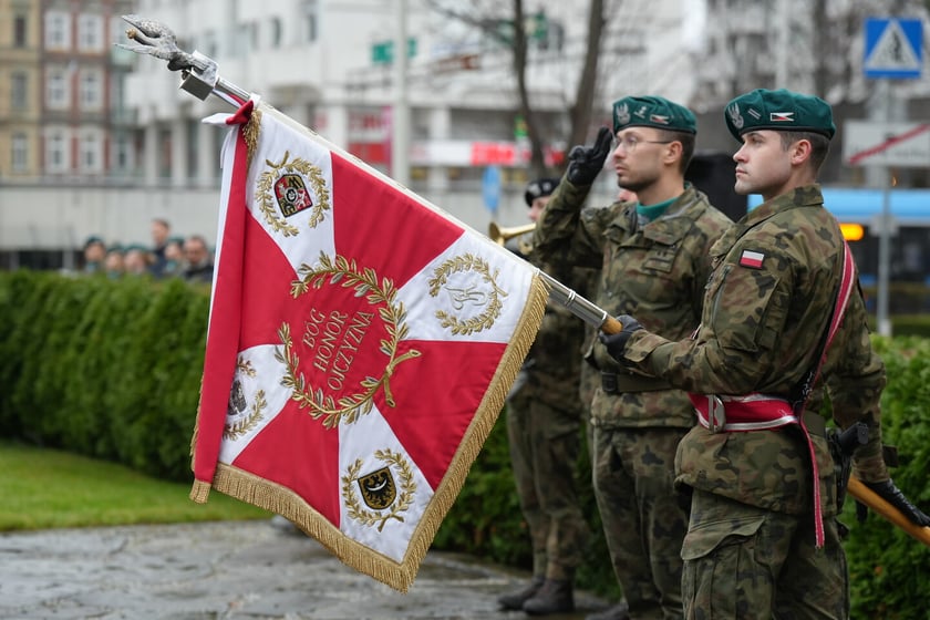 Uroczystość złożenia kwiat&oacute;w pod Pomnikiem Martyrologii Profesor&oacute;w Lwowskich w sobotę 15 listopada
