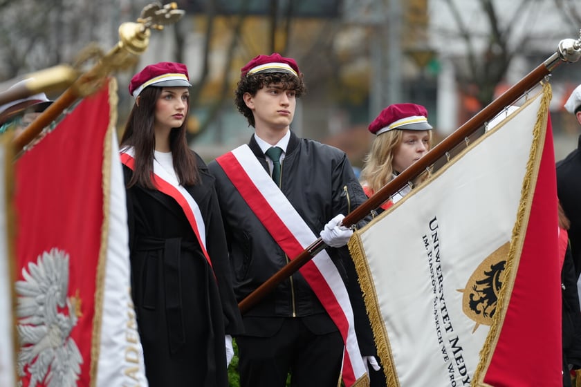 Uroczystość złożenia kwiat&oacute;w pod Pomnikiem Martyrologii Profesor&oacute;w Lwowskich w sobotę 15 listopada