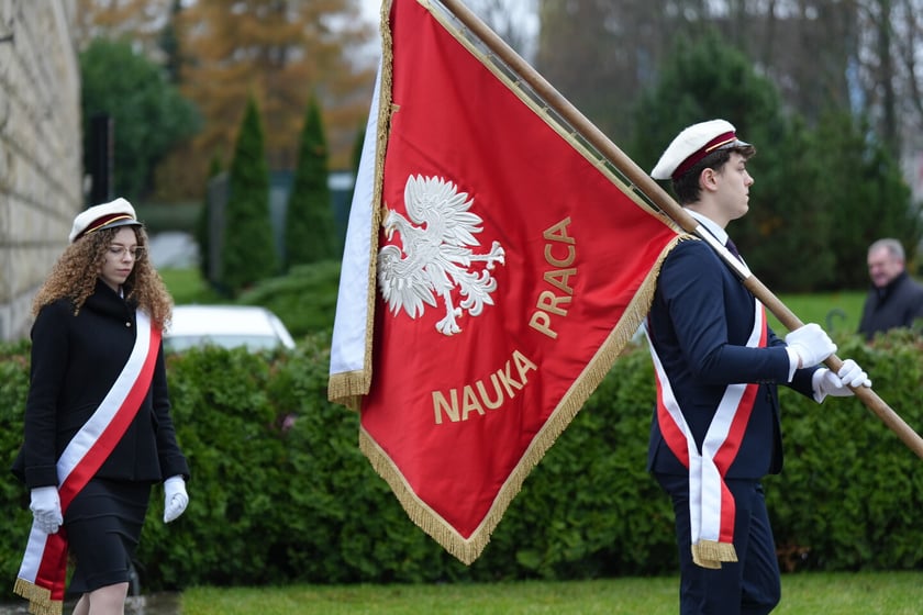 Uroczystość złożenia kwiat&oacute;w pod Pomnikiem Martyrologii Profesor&oacute;w Lwowskich w sobotę 15 listopada