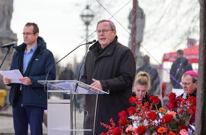 Obchody 60. rocznicy ogłoszenia Orędzia biskupów polskich do biskupów niemieckich we Wrocławiu. Bp Georg Bätzing, przewodniczący Episkopatu Niemiec