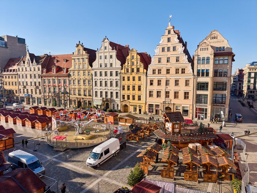 Budowa Wrocławskiego Jarmarku Bożonarodzeniowego, 19 listopada 2025
