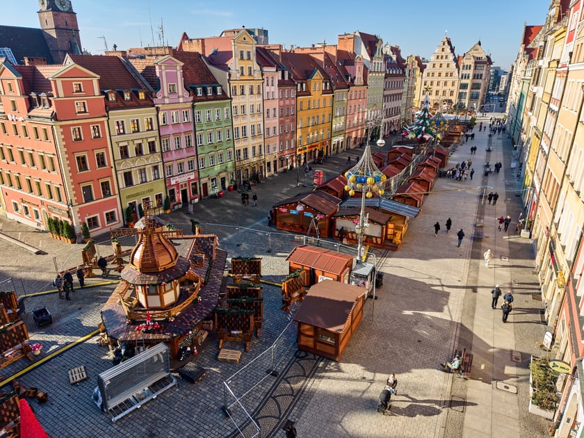 Budowa Wrocławskiego Jarmarku Bożonarodzeniowego, 19 listopada 2025