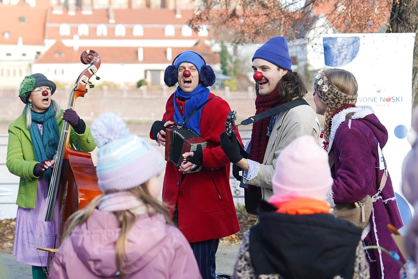 Odsłonięcie Ławeczki Życzliwości na bulwarze Xawerego Dunikowskiego, 21 listopada 2025