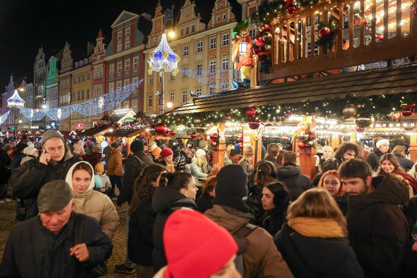 Wiecz&oacute;r otwierający jarmark świąteczny na Rynku we Wrocławiu, 21 listopada 2025