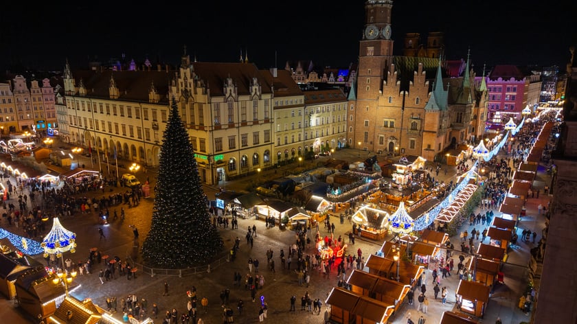 Wiecz&oacute;r otwierający jarmark świąteczny na Rynku we Wrocławiu, 21 listopada 2025
