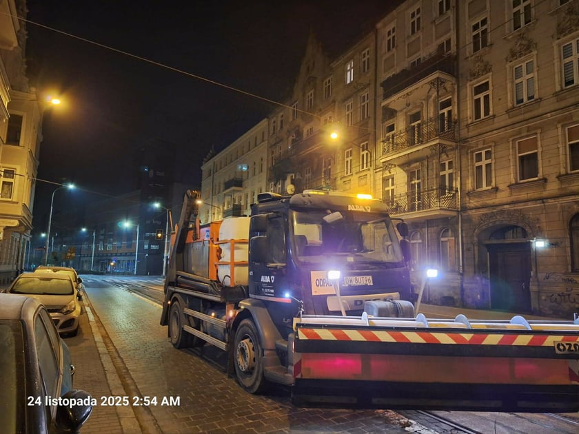 Pługopiaskarki są od rana na mieście - już działają