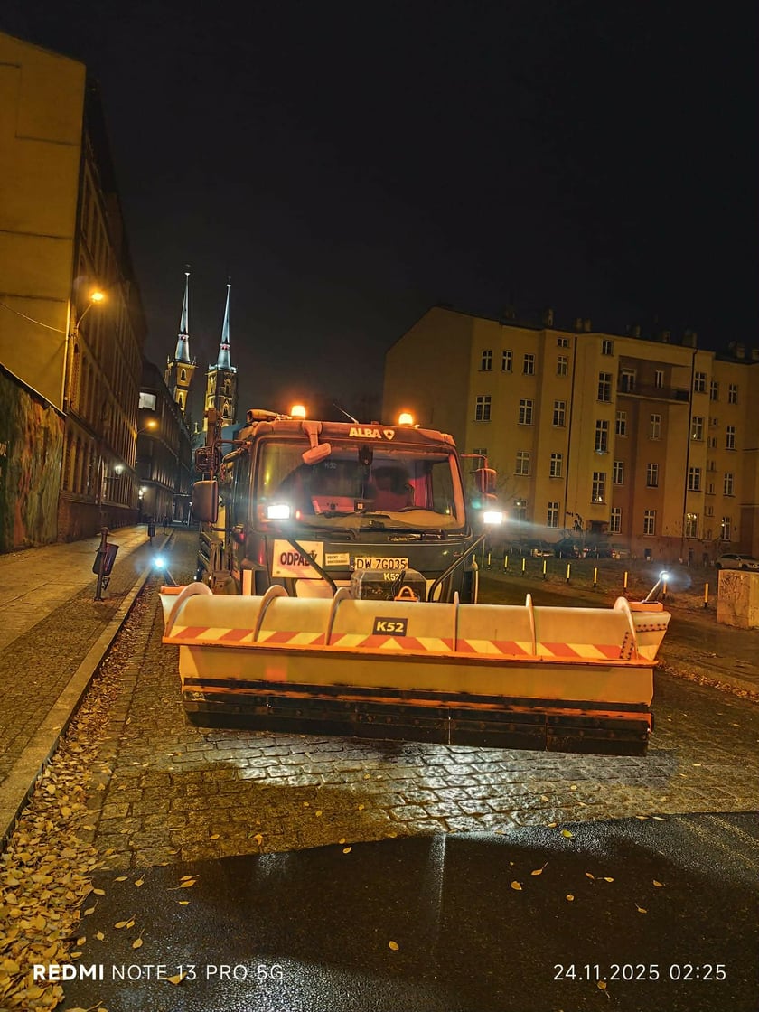 Pługopiaskarki są od rana na mieście - już działają