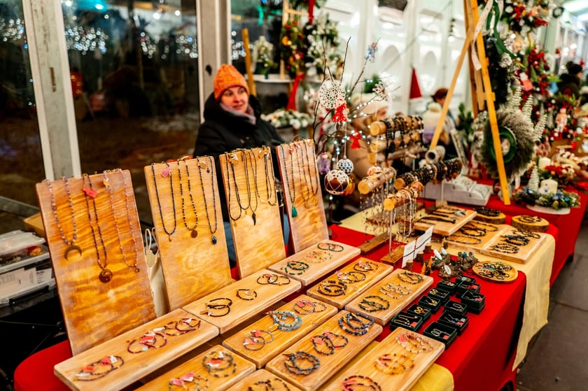 jarmark świąteczny w Marinie Kleczków we Wrocławiu