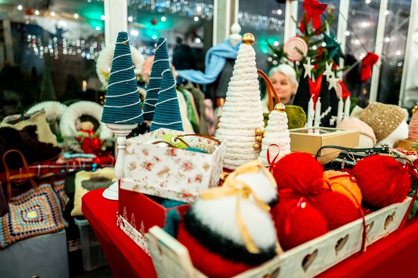 jarmark świąteczny w Marinie Kleczków we Wrocławiu