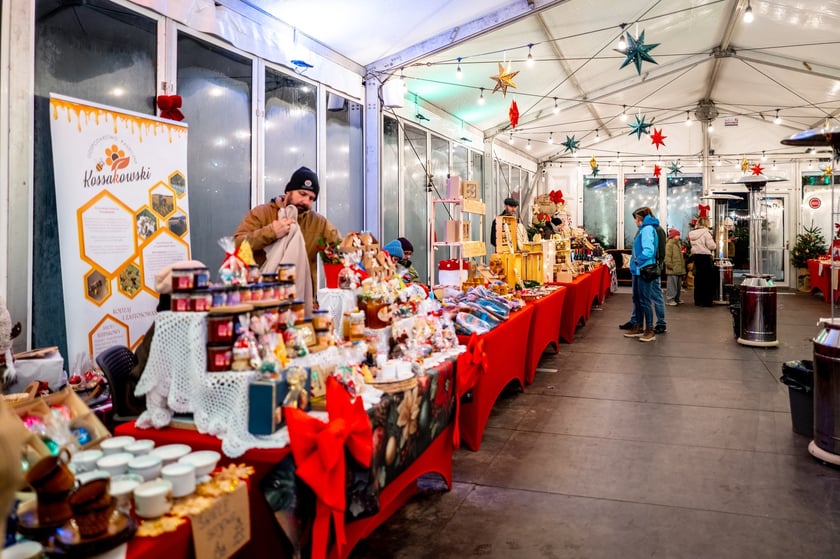 jarmark świąteczny w Marinie Kleczków we Wrocławiu