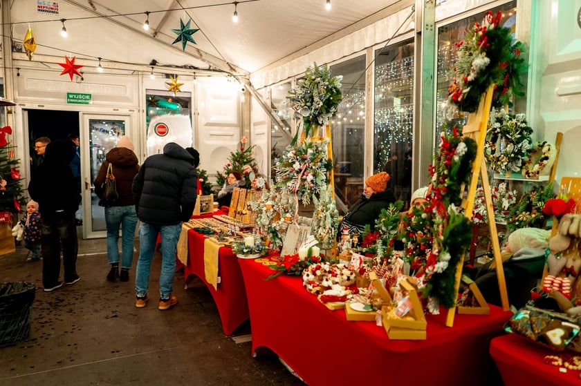jarmark świąteczny w Marinie Kleczków we Wrocławiu
