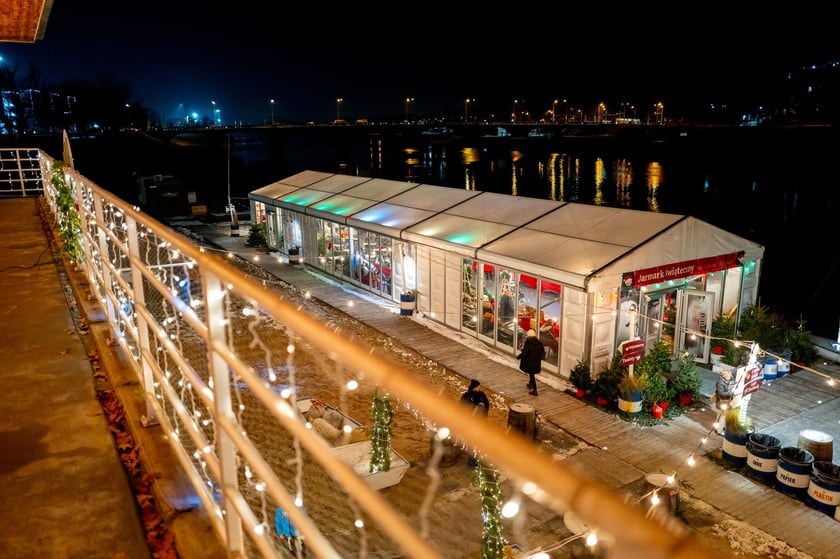 jarmark świąteczny w Marinie Kleczków we Wrocławiu