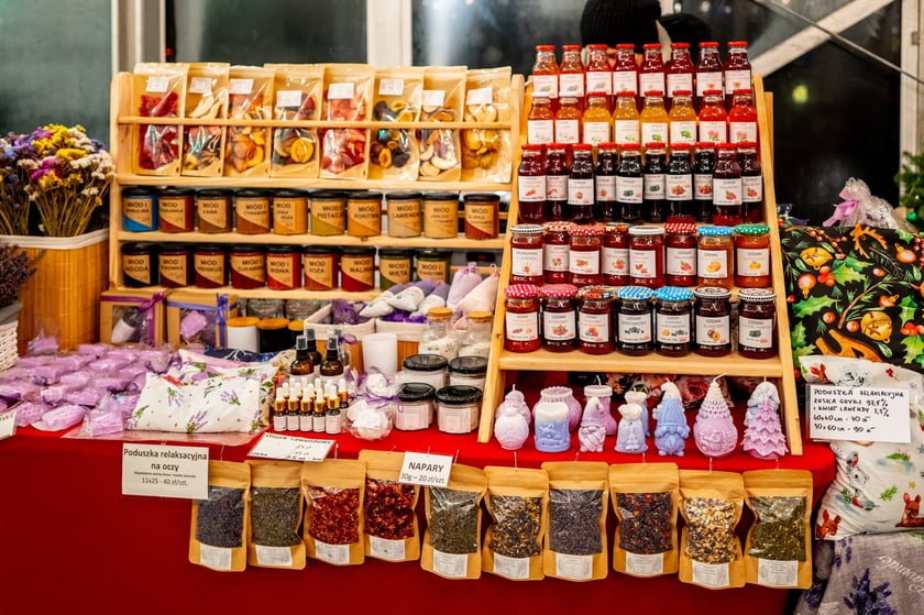 jarmark świąteczny w Marinie Kleczków we Wrocławiu