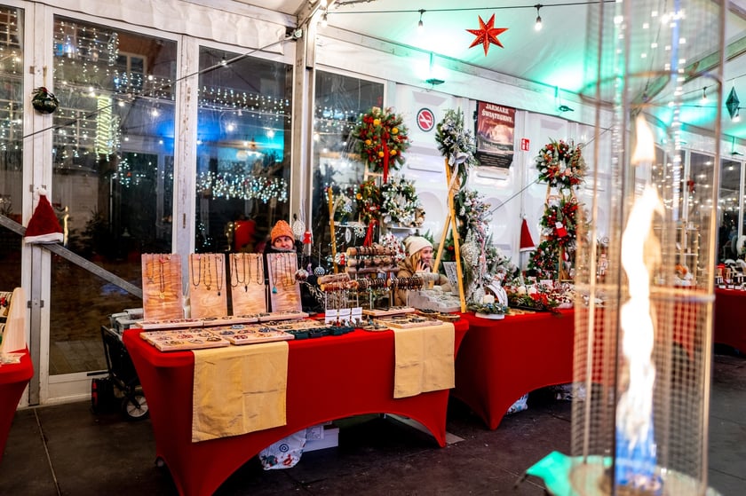 jarmark świąteczny w Marinie Kleczków we Wrocławiu