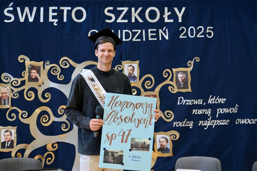 Uczniowie zadawali pytania i poprosili tenisistę o rozwiązanie quizu