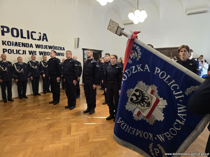 Ślubowanie nowych policjantek i policjantów we Wrocławiu