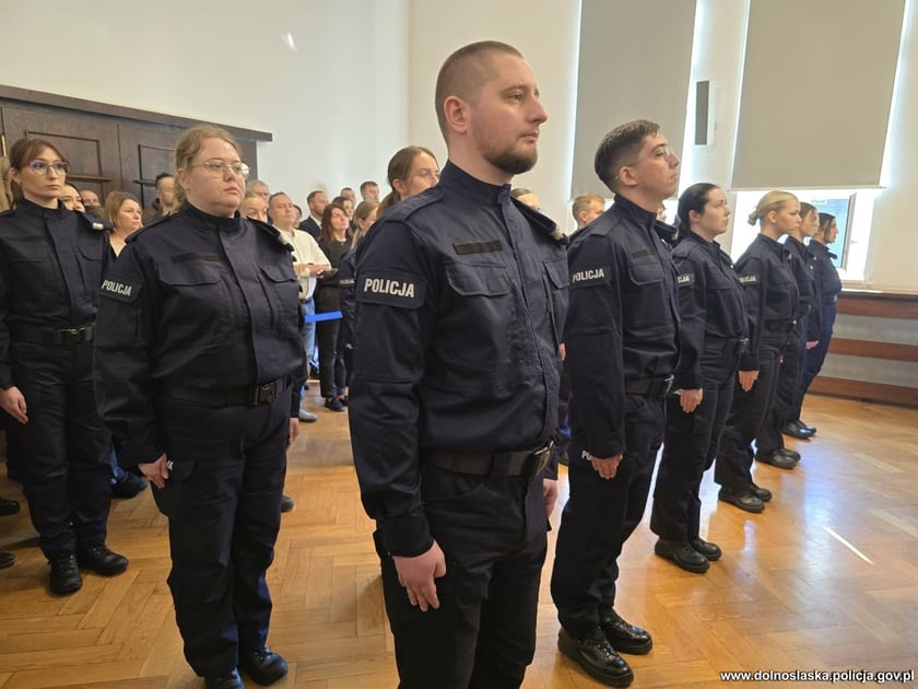 Ślubowanie nowych policjantek i policjantów we Wrocławiu
