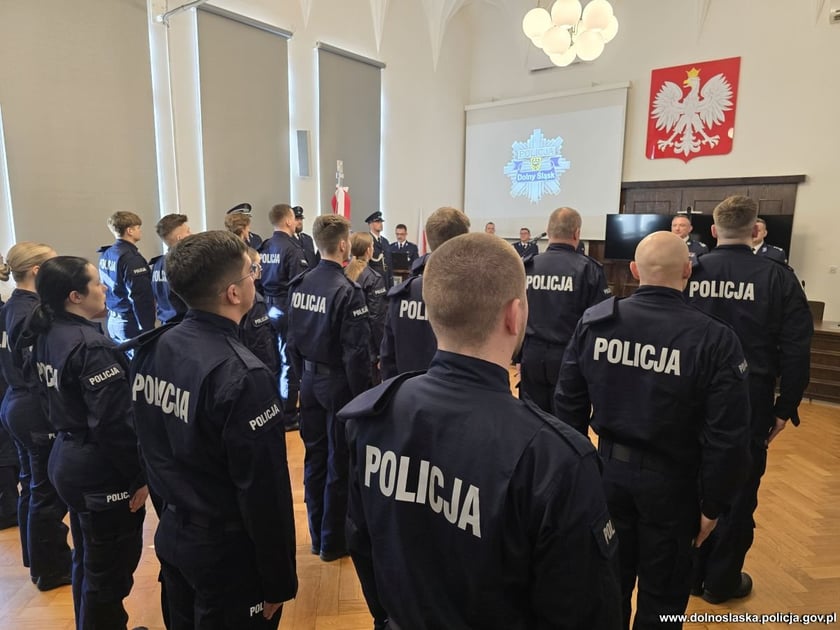 Ślubowanie nowych policjantek i policjantów we Wrocławiu