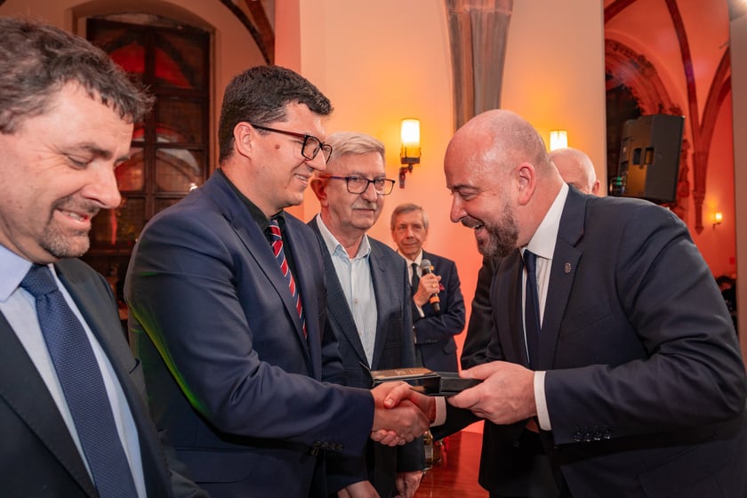 Wręczenie radnym medali "Ad Gloriam Urbis" - "Ku chwale miasta"