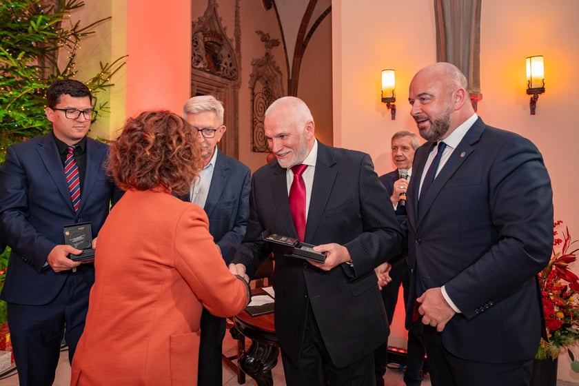 Wręczenie radnym medali "Ad Gloriam Urbis" - "Ku chwale miasta"