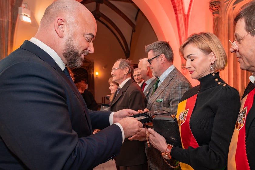 Wręczenie radnym medali "Ad Gloriam Urbis" - "Ku chwale miasta"