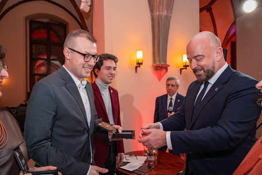 Wręczenie radnym medali "Ad Gloriam Urbis" - "Ku chwale miasta"