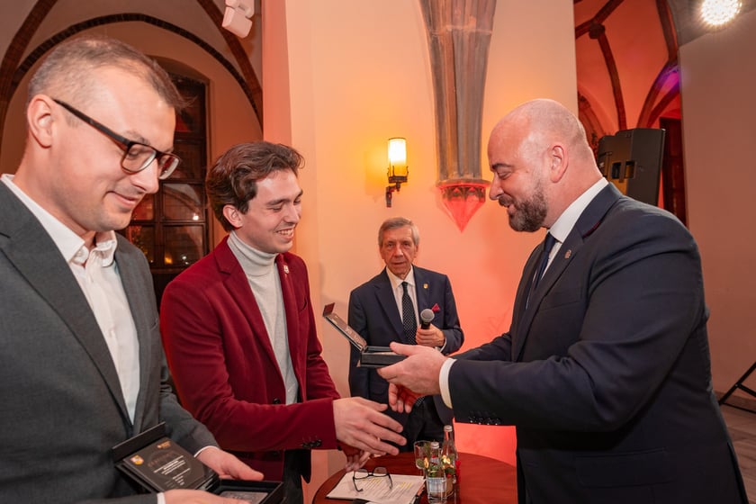 Wręczenie radnym medali "Ad Gloriam Urbis" - "Ku chwale miasta"