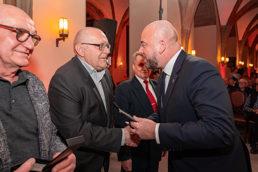 Wręczenie radnym medali "Ad Gloriam Urbis" - "Ku chwale miasta"