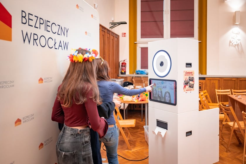 Szkolenie w ramach programu "Bezpieczny Wrocław" w I LO we Wrocławiu