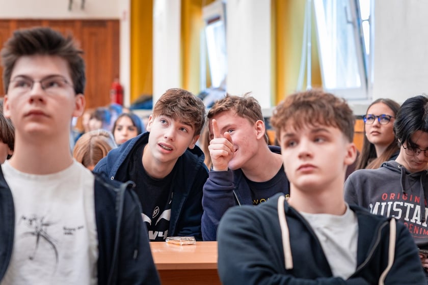 Szkolenie w ramach programu "Bezpieczny Wrocław" w I LO we Wrocławiu