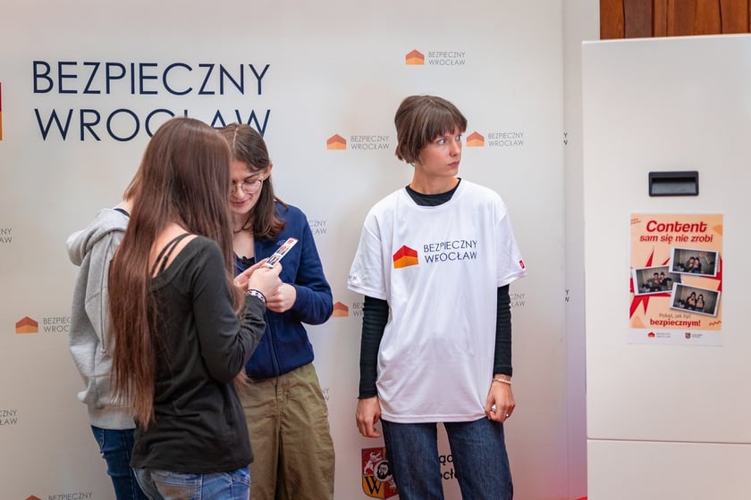 Szkolenie w ramach programu "Bezpieczny Wrocław" w I LO we Wrocławiu