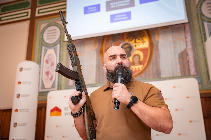 Szkolenie w ramach programu "Bezpieczny Wrocław" w I LO we Wrocławiu