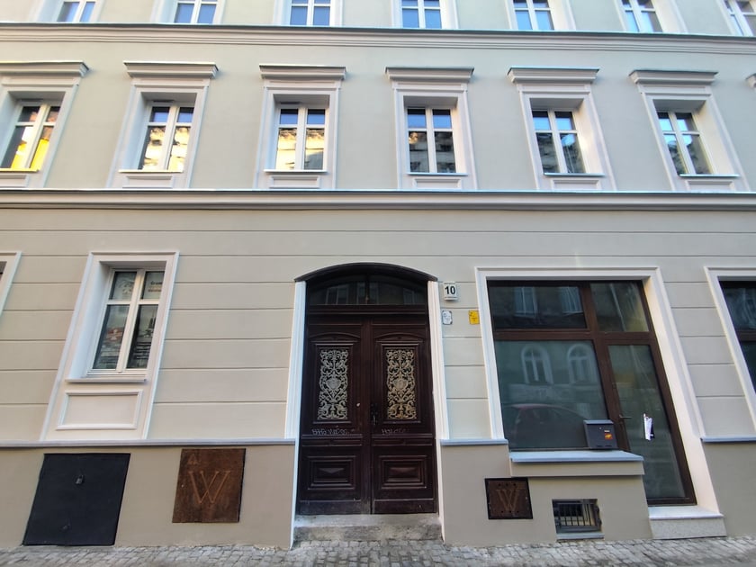 Remont elewacji kamienicy przy ul. Dworcowej 10 na Przedmieściu Oławskim