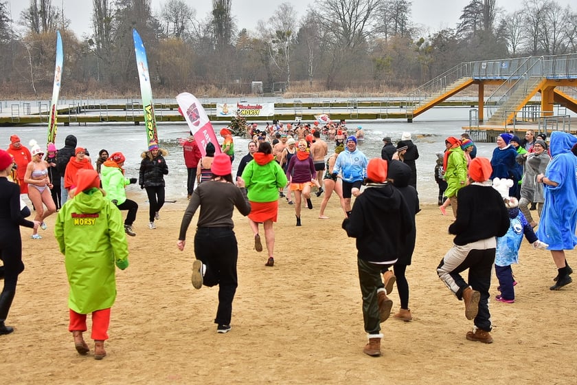Wrocławskie Morsy grają z WOŚP. Kąpielisko Morskie Oko, 25.01.2026