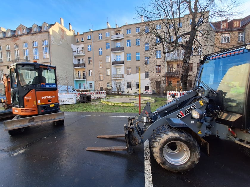 Ruszył remont podwórka w obrębie ulic Piotra Skargi i Nowej na osiedlu Stare Miasto we Wrocławiu