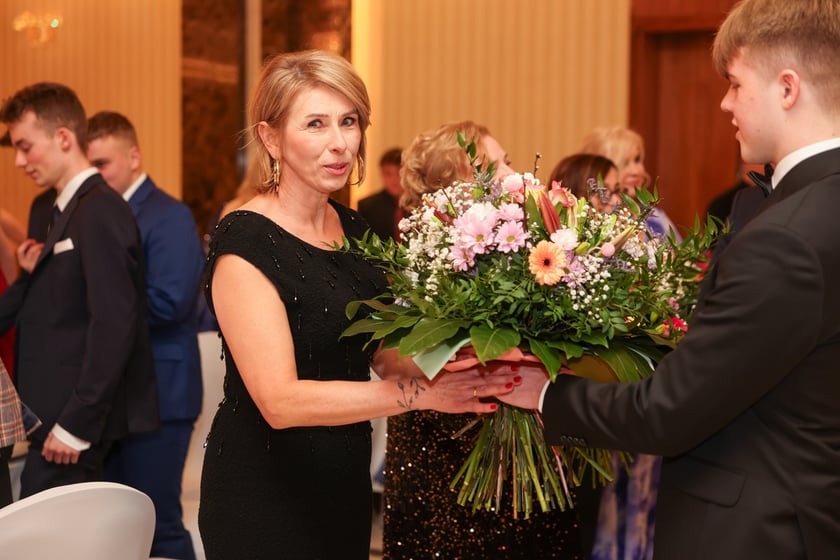 Bal studniówkowy uczniów IV LO we Wrocławiu