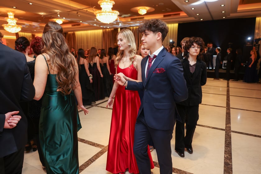 Bal studniówkowy uczniów IV LO we Wrocławiu