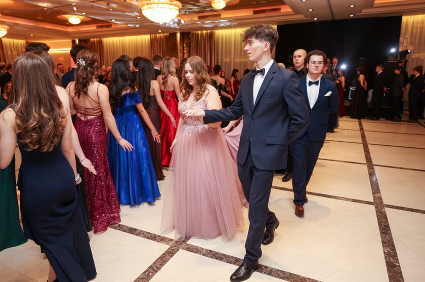 Bal studniówkowy uczniów IV LO we Wrocławiu