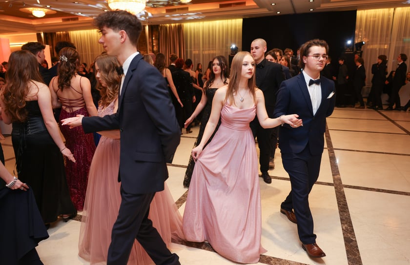 Bal studniówkowy uczniów IV LO we Wrocławiu