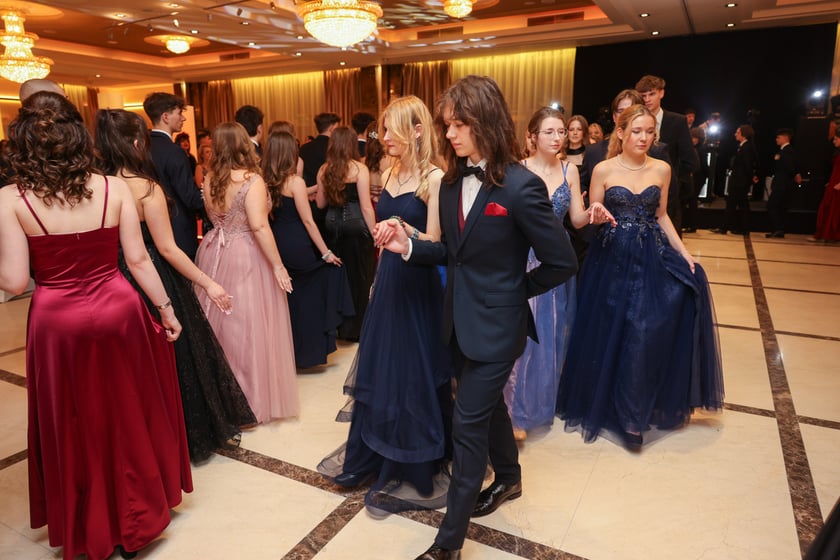 Bal studniówkowy uczniów IV LO we Wrocławiu