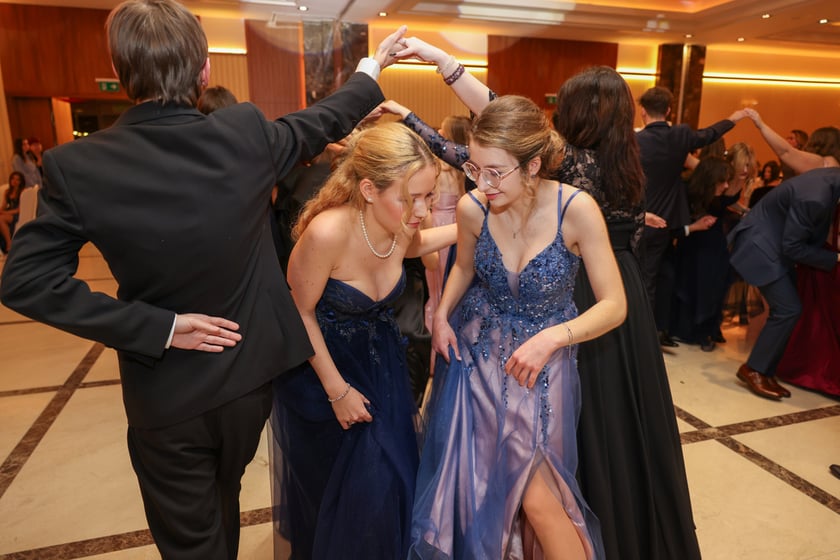 Bal studniówkowy uczniów IV LO we Wrocławiu