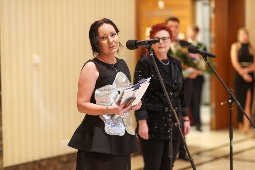 Bal studniówkowy uczniów IV LO we Wrocławiu