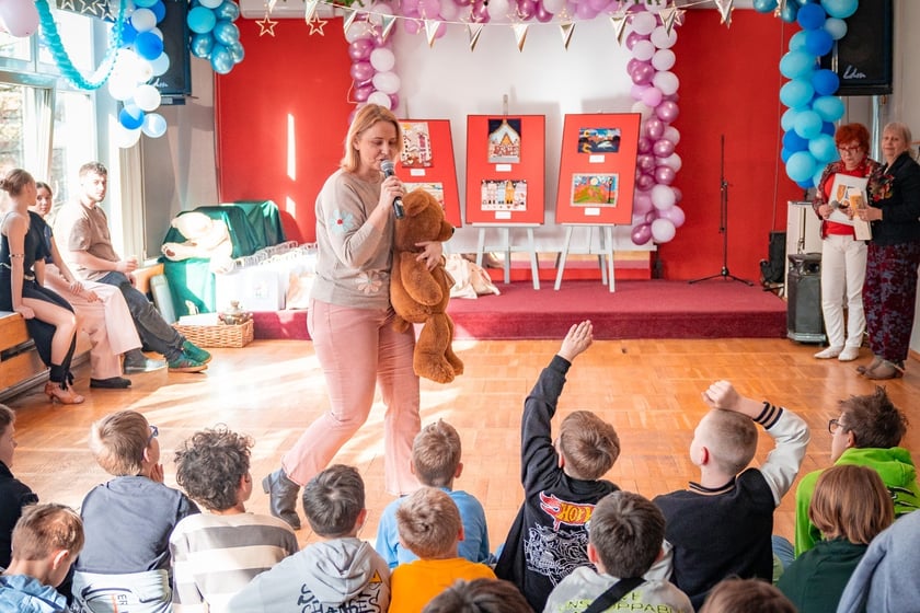 Wystawa &bdquo;Wrocławskie Ekofloresy&rdquo; w Młodzieżowym Domu Kultury Fabryczna przy ul. Zemskiej