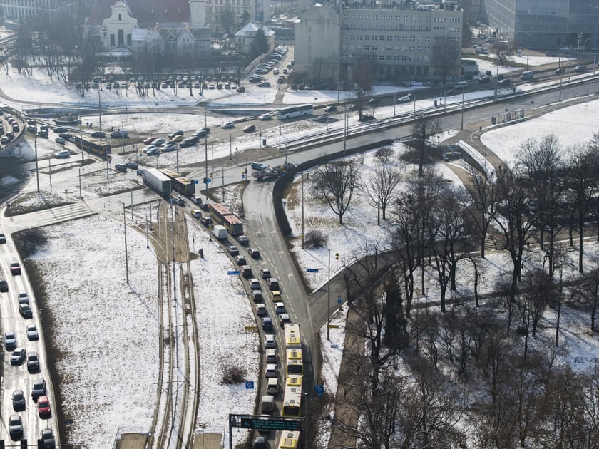 Korki na Moście Pokoju po awarii magistrali w ul. Oławskiej - 19 lutego