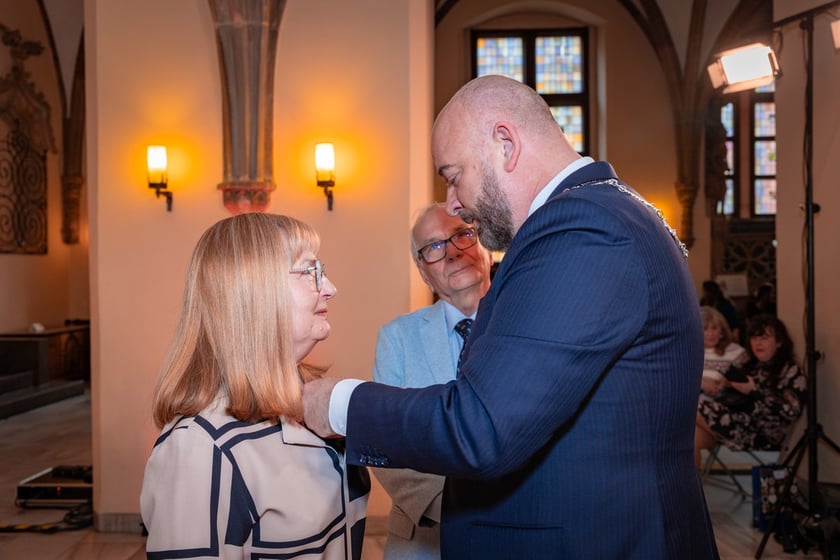 Uroczystość wręczenia medali za Długoletnie Pożycie Małżeńskie w Ratuszu we Wrocławiu