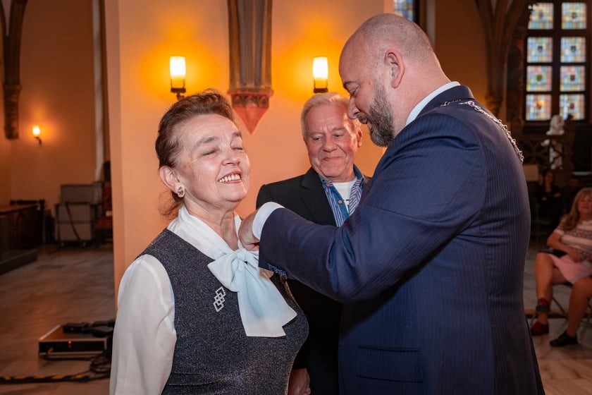 Uroczystość wręczenia medali za Długoletnie Pożycie Małżeńskie w Ratuszu we Wrocławiu