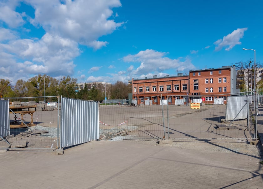 Budowa przy Centrum Historii Zajezdnia