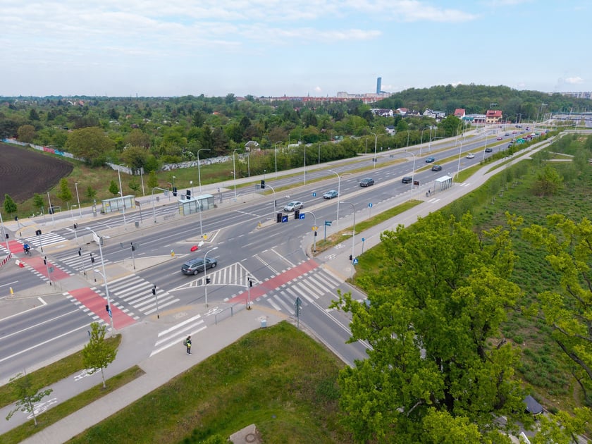 Zmiany na skrzyżowaniu Konduktorskiej z Buforową (zdjęcie z sobotniego poranka 9 maja 2026)