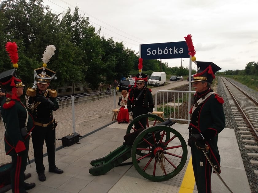 W poniedziałek, 6 czerwca, odbył się inauguracyjny przejazd pociągu z Wrocławia Głównego do Świdnicy. regularne kursy wracają na trasę od 12 czerwca.