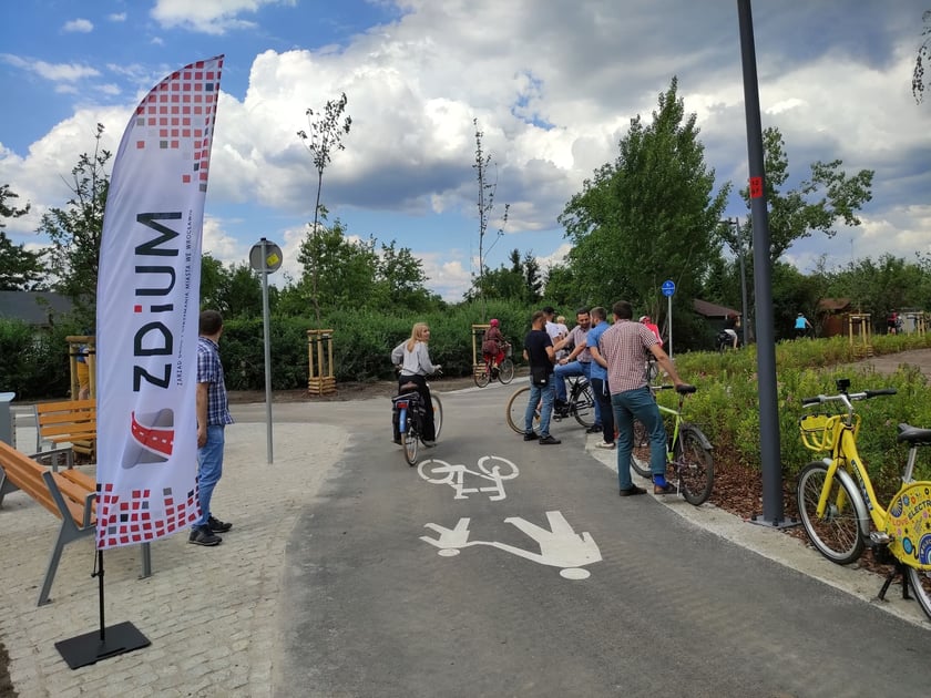 Nowe odcinki Promenady Krzyckiej zostały oddane do użytku. Mieszkańcy mogą korzystać z fragmentów między ul. Bardzką i Śliwkową oraz ul. Ziębicką i Gazową.